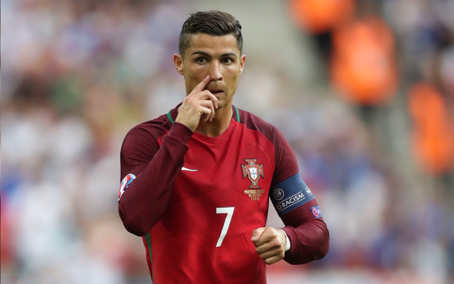 苏亚雷斯关键节点连续得分，智利对阵希腊的战术转折与个人英雄主义